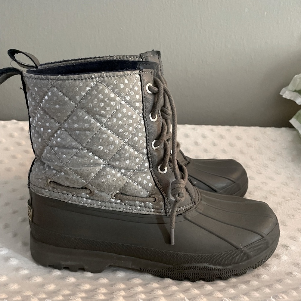 Woman’s Size 6 Sperry winter Duck Boots